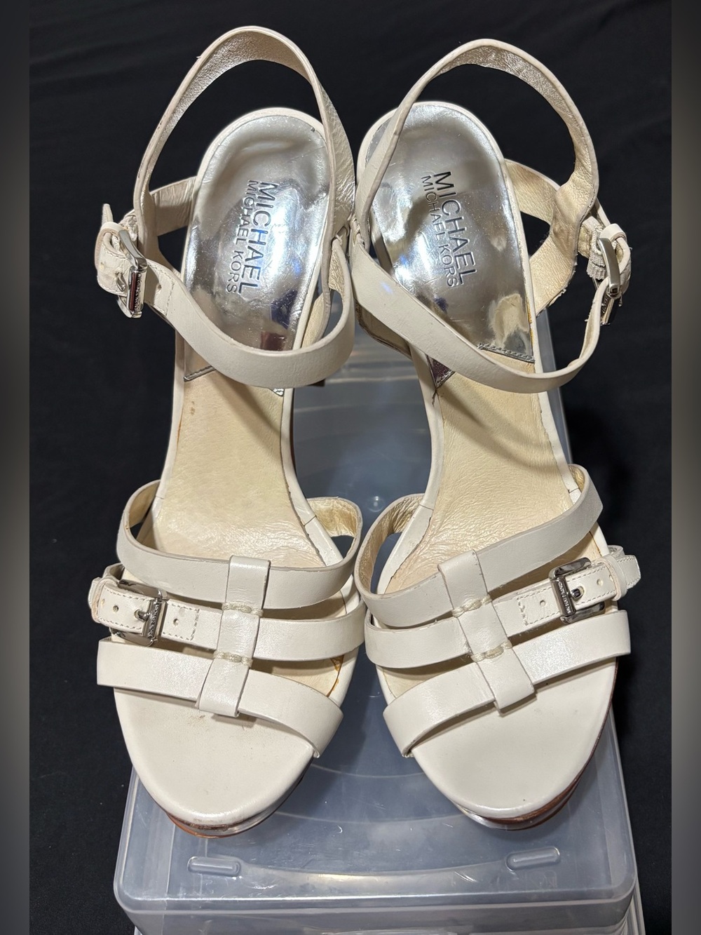 MICHAEL Michael Kors Ivory Strappy Leather 4-1/2” Heel & 1” Platform Sandal GUC